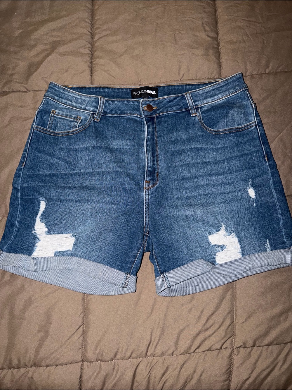Fashion Nova - Rollin’ Up Stretch Ripped Denim Shorts - Medium Blue Wash